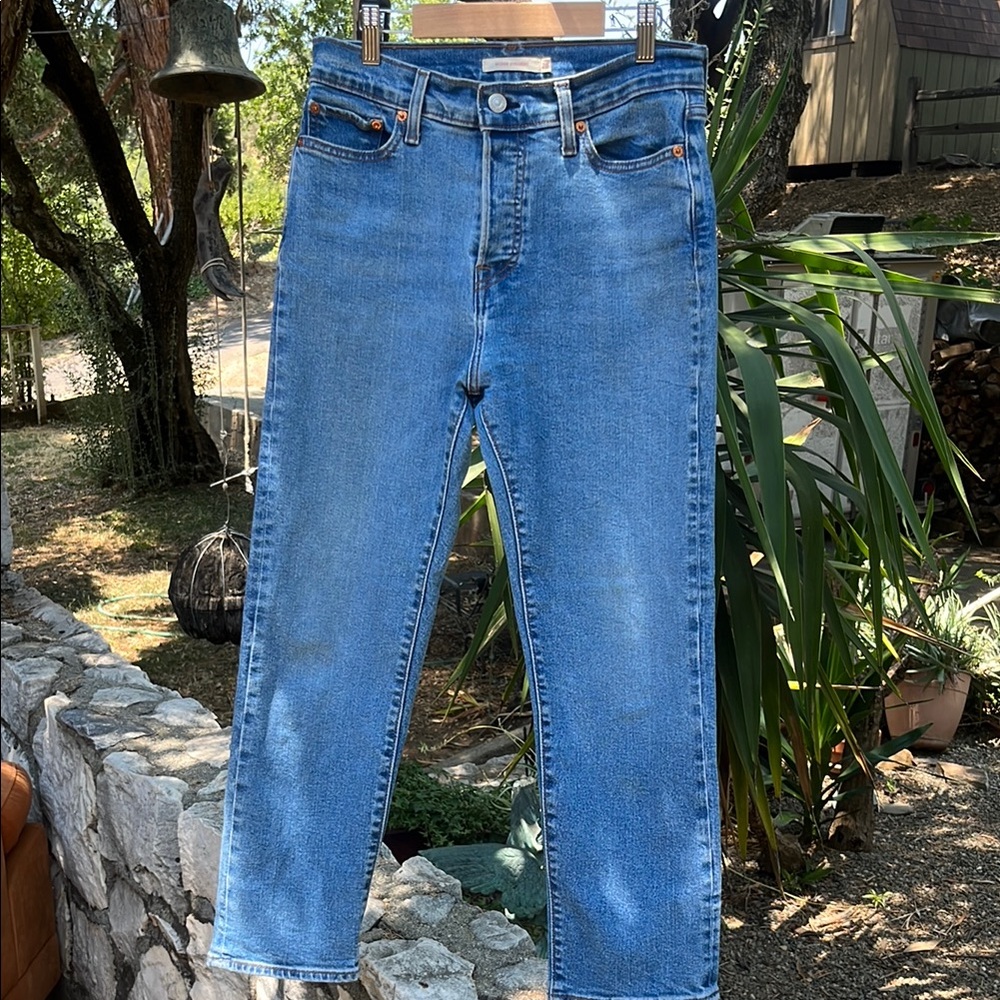 Levi's High Rise WEDGIE STRAIGHT size 28